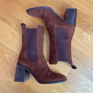 Brown suede ankle boots — 38
